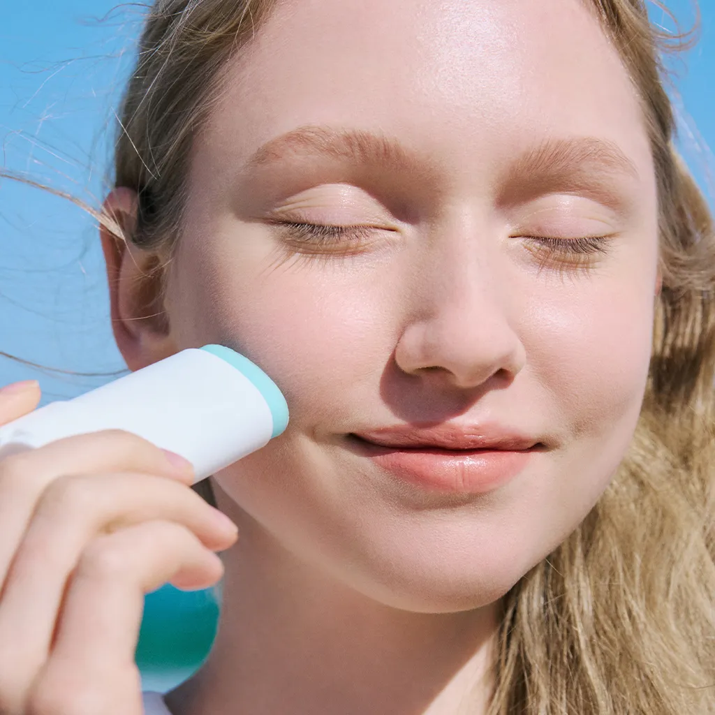 Madagascar Centella Hyalu-Cica Silky-Fit Sun Stick - SKIN1004 - Imagen 3